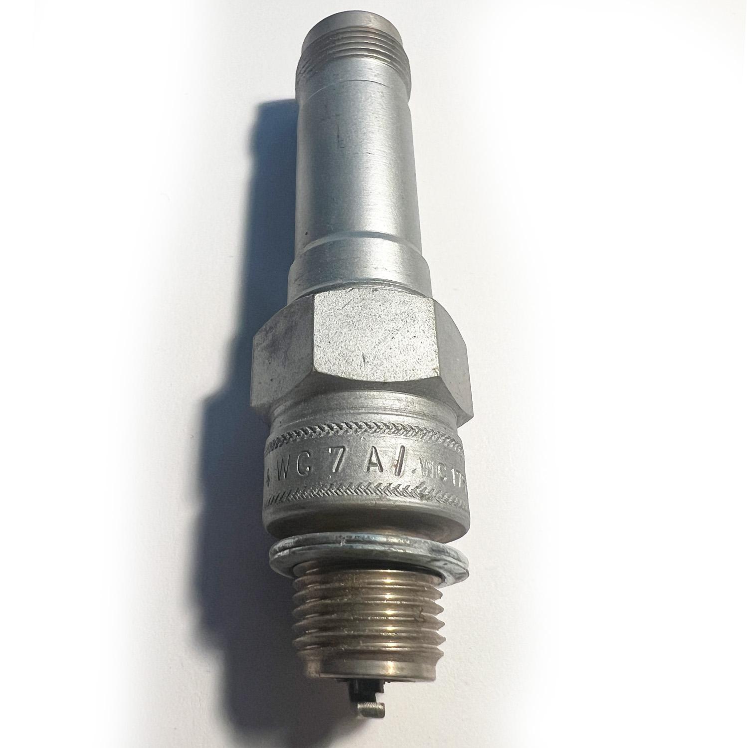 Bosch Shielded Spark Plug WC7A 0240235004 (WC175ERT1) - High quality product image showing Bosch Shielded Spark Plug WC7A 0240235004 (WC175ERT1) details and features