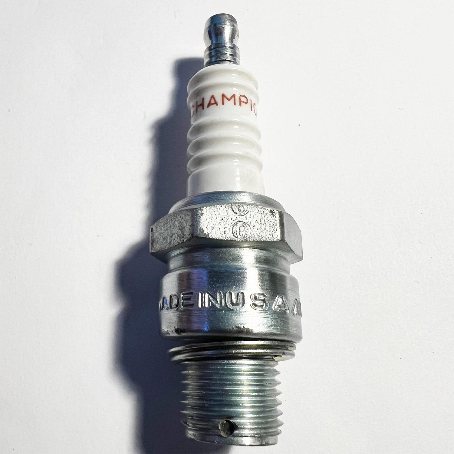Champion Spark Plug L62R - High quality product image showing Champion Spark Plug L62R details and features Champion Spark Plug L62R - High quality product image showing Champion Spark Plug L62R details and features