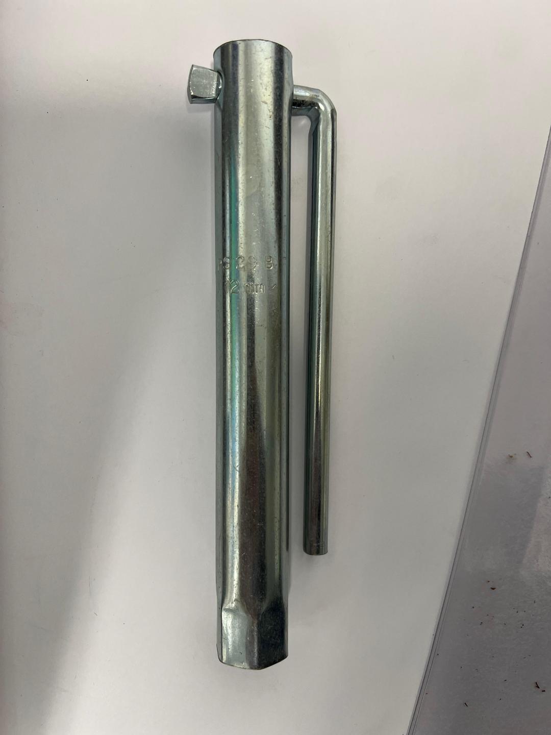 Tools Melco - 12mm (Hex 18mm 11/16 A/F) Spark Plug Spanner Bar Handle from The Green Spark Plug Tools Melco - 12mm (Hex 18mm 11/16 A/F) Spark Plug Spanner Bar Handle - The Green Spark Plug Automotive product